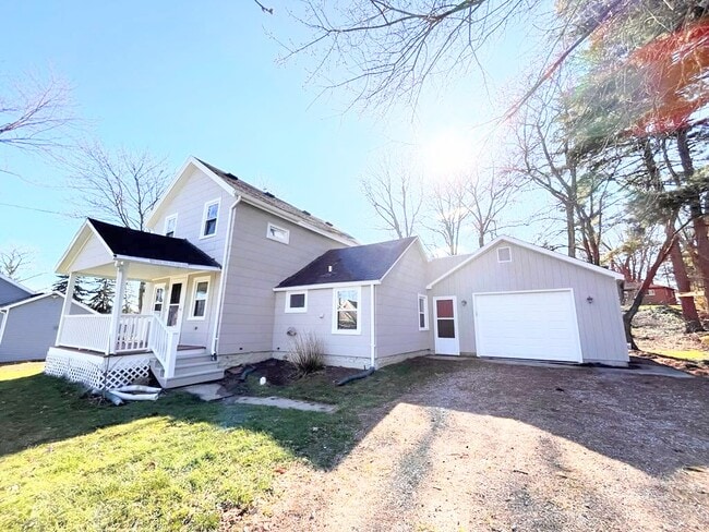 Photo - 159 Whitlock St House