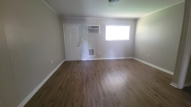 Foto del edificio - "Charming Studio Retreat with Full Bath in...