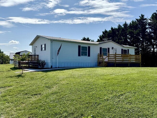 Foto del edificio - 560 Jimmy Johnston Rd