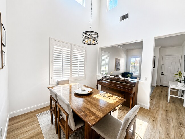 Foto del edificio - Imagine opening the door to a home that immediately welcomes you......