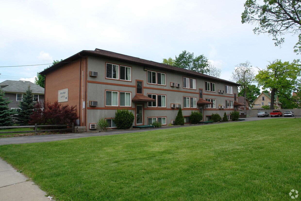 Foto principal - Quaker Apartments