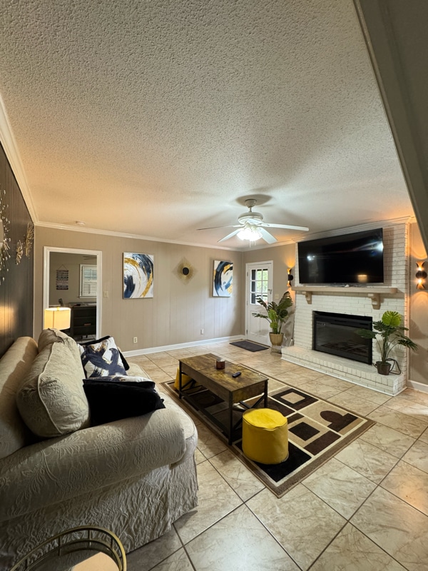 Building Photo - 2221 Wallington Dr