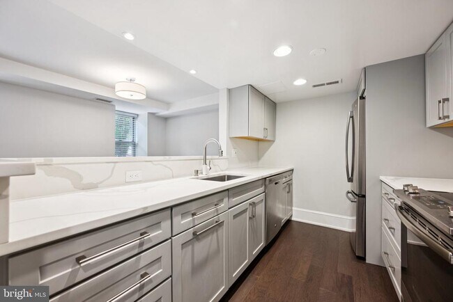 Foto del edificio - 2129 Florida Ave NW