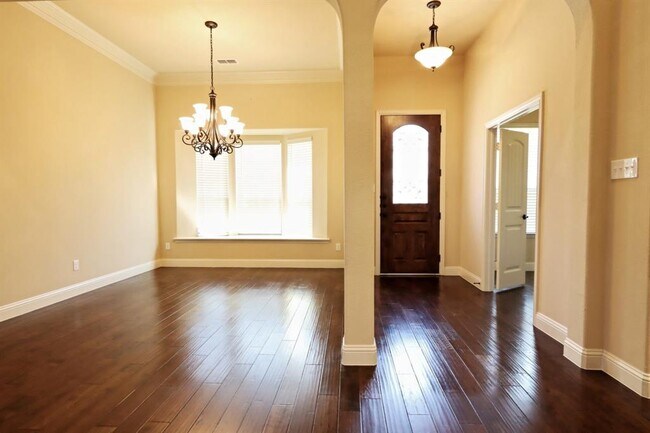 Building Photo - 7209 E Nirvana Cir