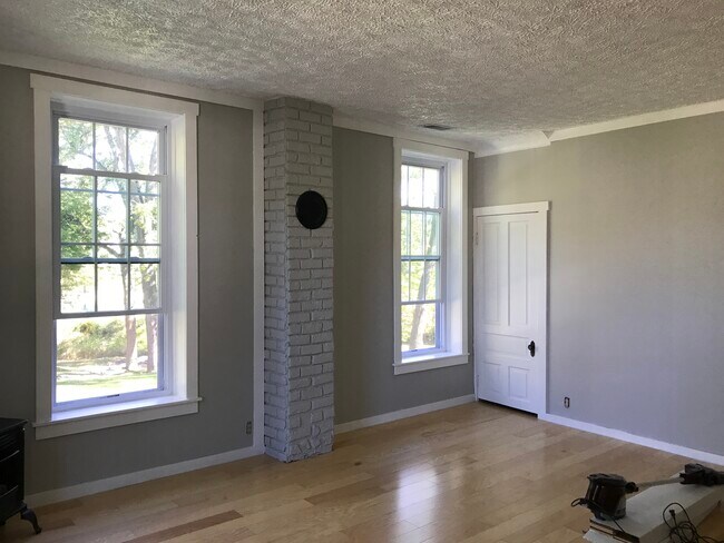 Building Photo - 11322 Van Buren St