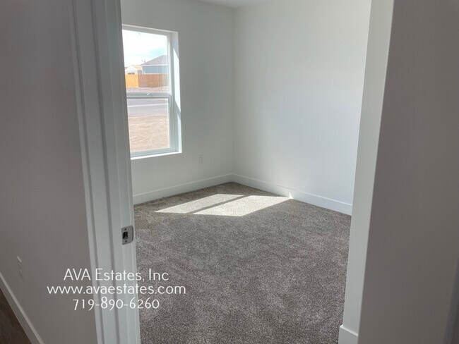 Building Photo - 1405 Rivers Run Ave