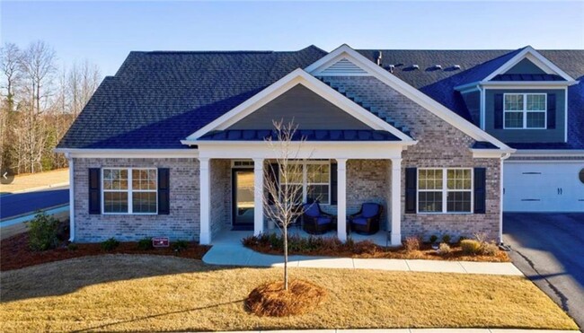Building Photo - 3352 Lindenridge Cir