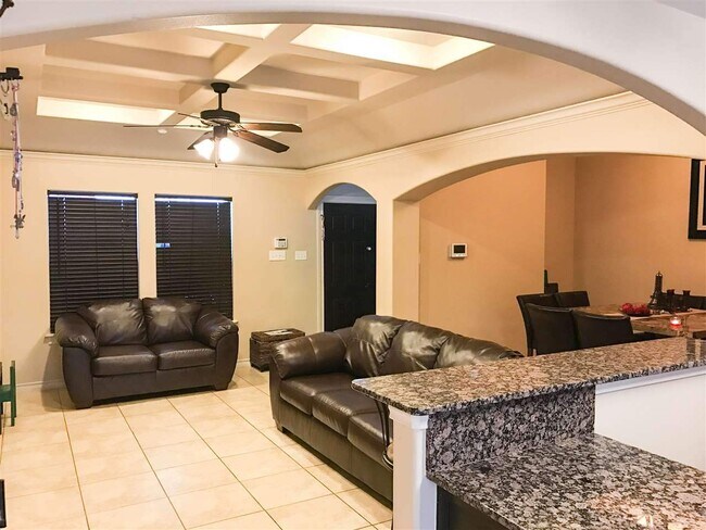 Building Photo - 1526 Belton Dr