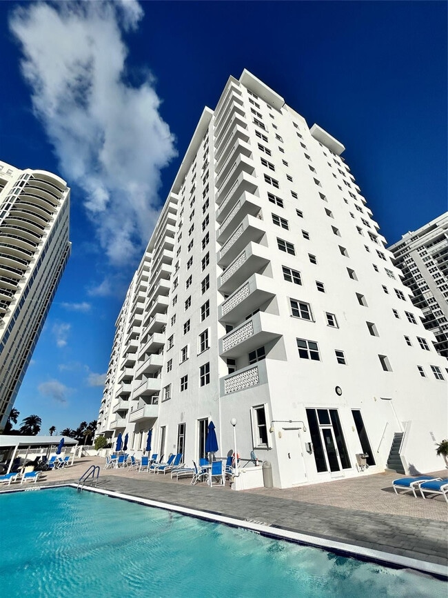 Building Photo - 4250 Galt Ocean Dr