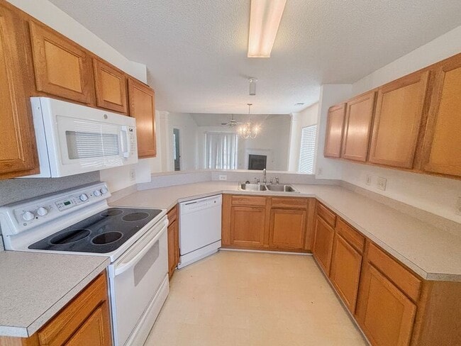 Building Photo - 227 Hardee Ave