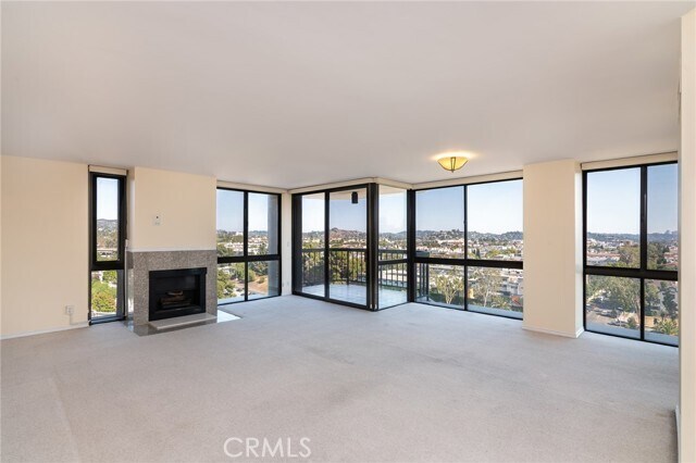 Foto del edificio - 222 Monterey Rd