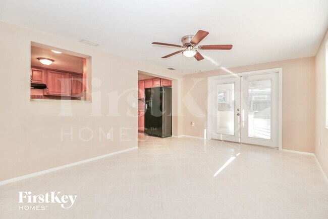 Foto del edificio - 7600 Topay Ln