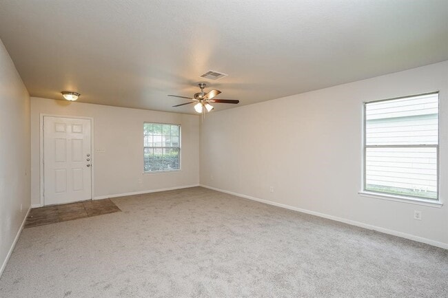 Building Photo - 2714 Roaring Oaks Ln