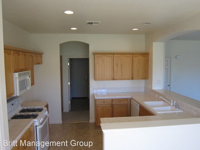 Building Photo - 3 br, 2 bath House - 10690 Vista Alta Drive