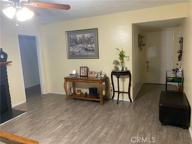 Foto del edificio - 16919 S Raymond Ave