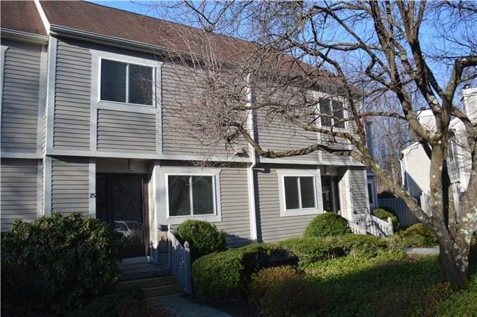 Primary Photo - 25 Strathmore Ln