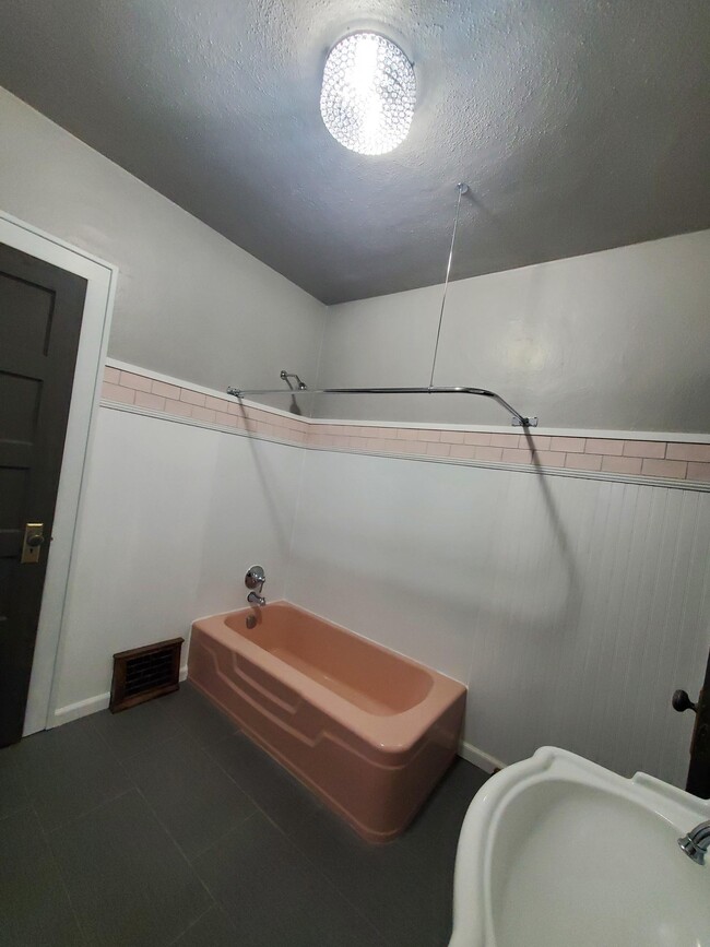 Bathroom(2) - 1413 Avenue H