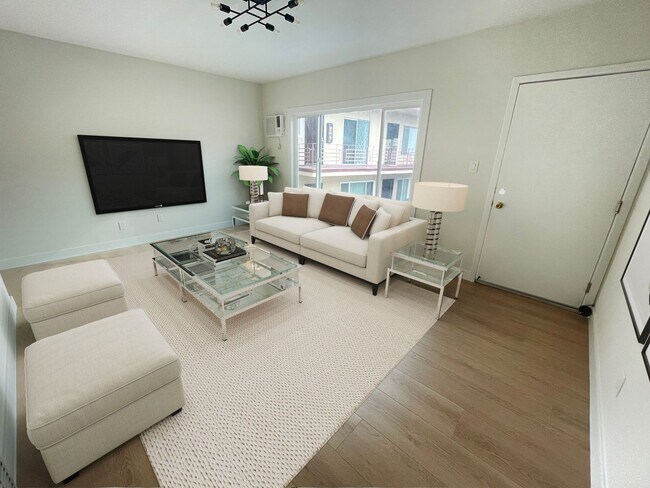Interior Photo - 721 Edgewood / 8661 North Beach Keller LLC