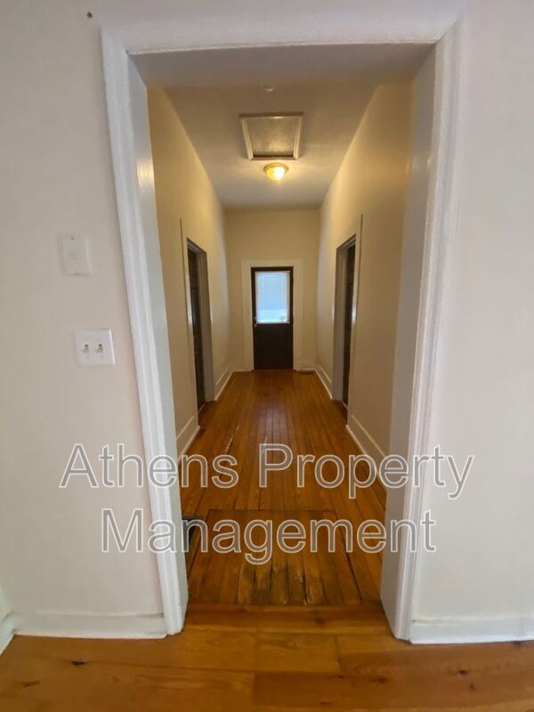 Foto del edificio - 285 N Rocksprings St