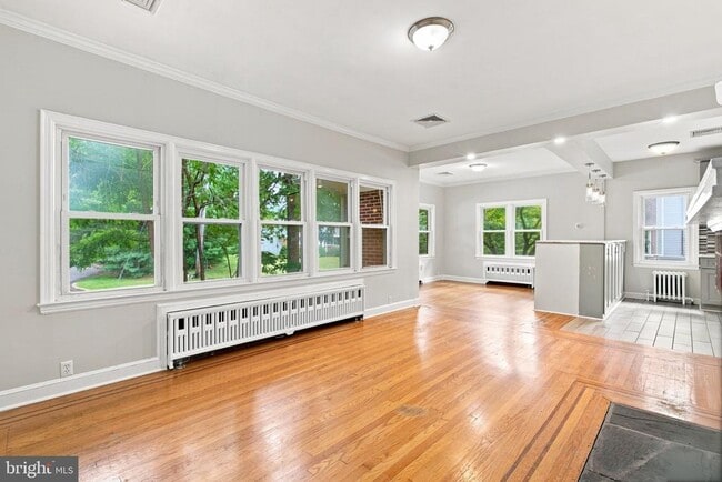 Building Photo - 133 Warrenville Rd