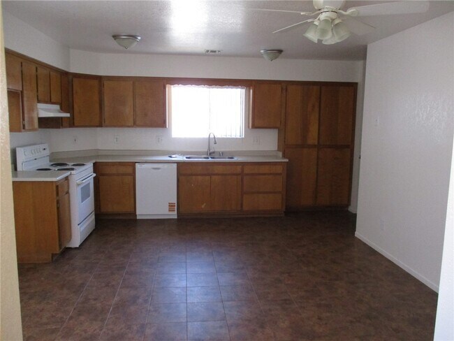 Foto del edificio - 1489 Bluffs Cir