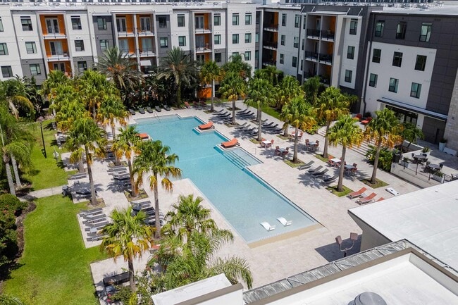 Building Photo - Spyglass