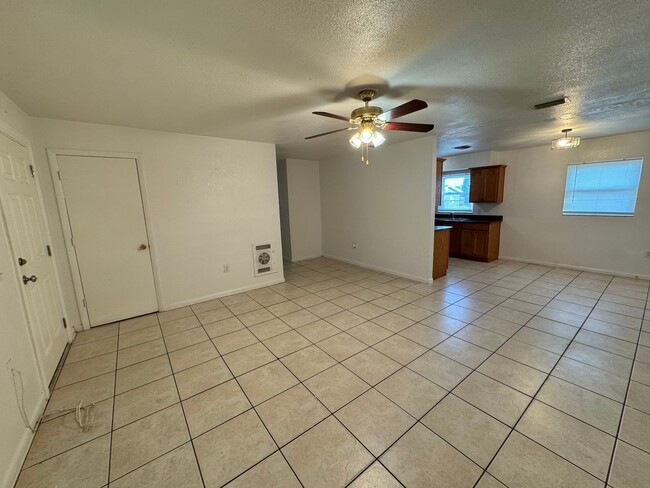 Building Photo - Charming Home with Fenced Back Yard