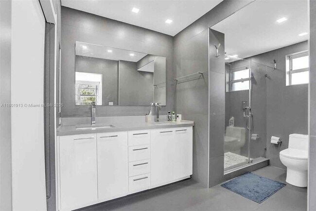 Foto del edificio - 9180 W Bay Harbor Dr