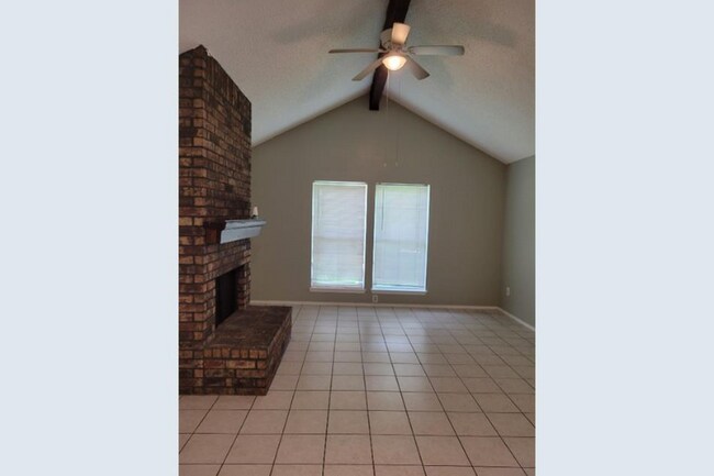 Building Photo - 604 Lost Springs Ct
