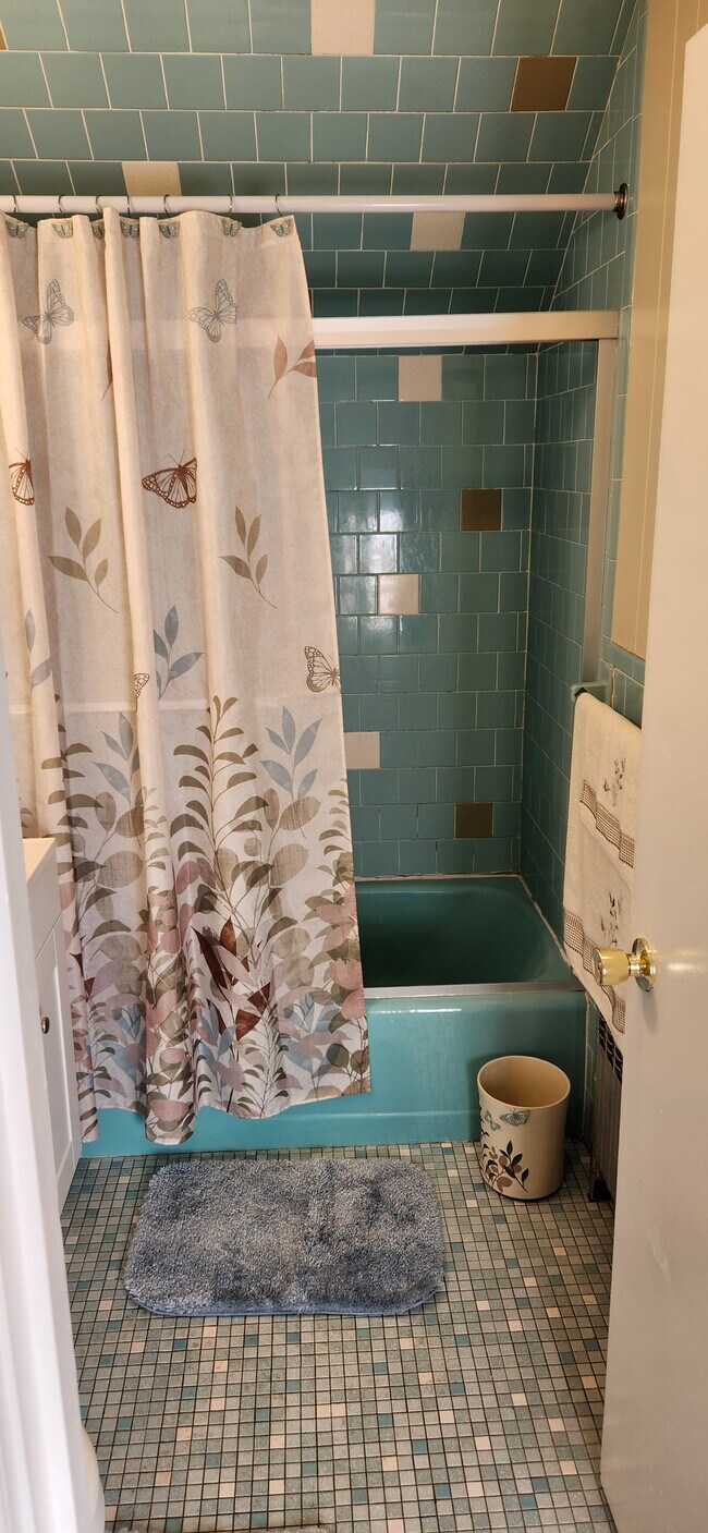 Foto del edificio - 1320 Cranston St