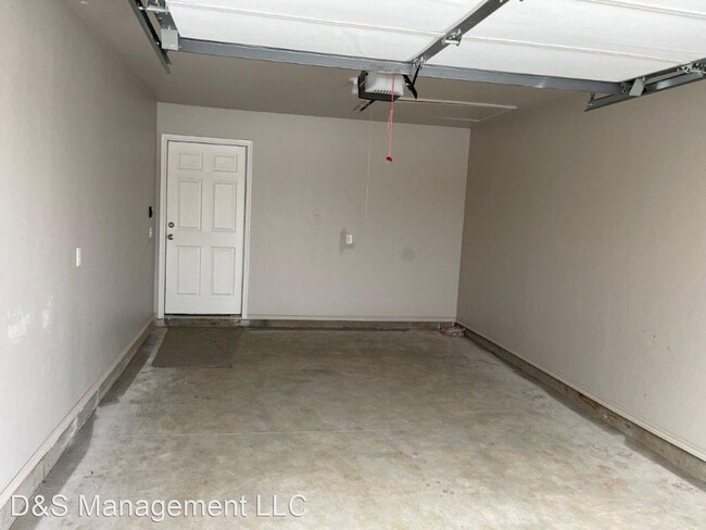 Building Photo - 2 br, 2 bath House - 567 N Walker #22