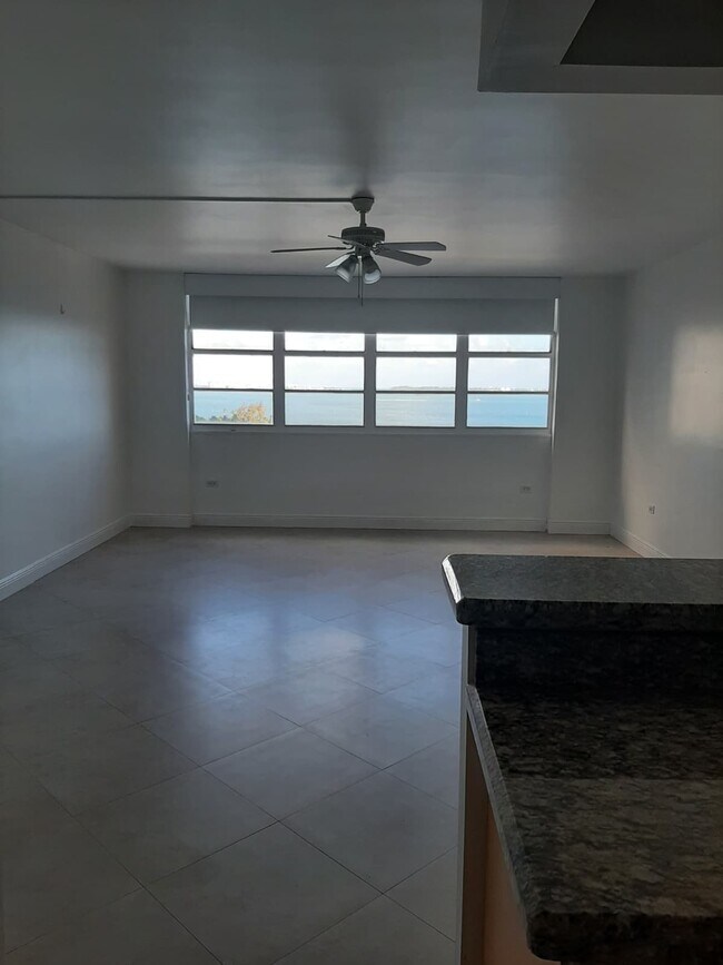 Foto del edificio - 999 Brickell Bay Dr