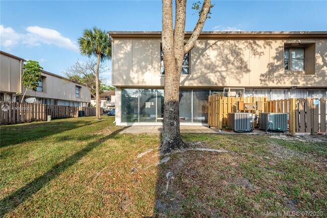 Building Photo - 847 NW 81st Ter 1 Plantation Fl 33324