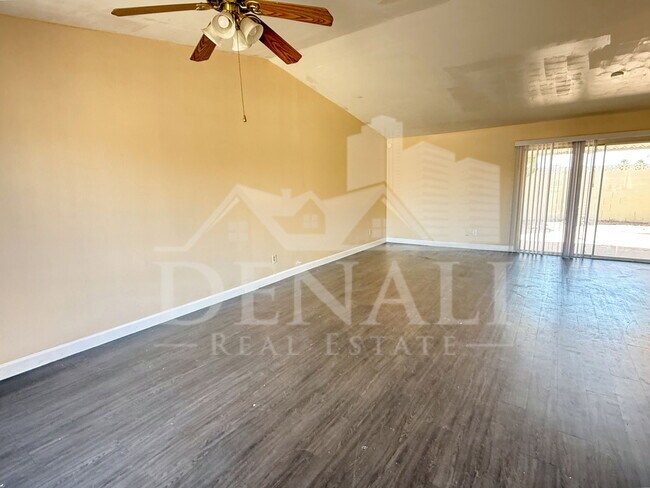 Foto del edificio - 5123 W Carol Ave