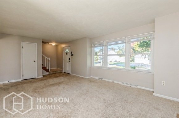 Foto del edificio - NOW AVAILABLE! 116 Knollwood Dr, Industry,...