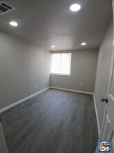 Building Photo - 114 5th St