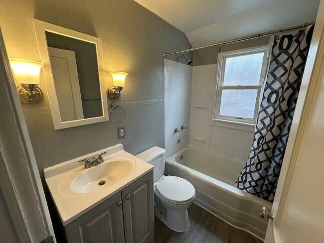Foto del edificio - 712 Taunton Pl