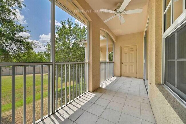 Foto del edificio - Awesome 2/1 Condo with screened in Lanai!