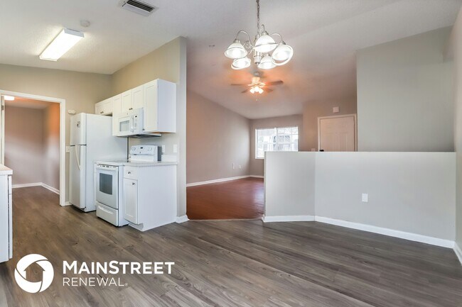 Foto del edificio - 2400 Timbercreek Loop W