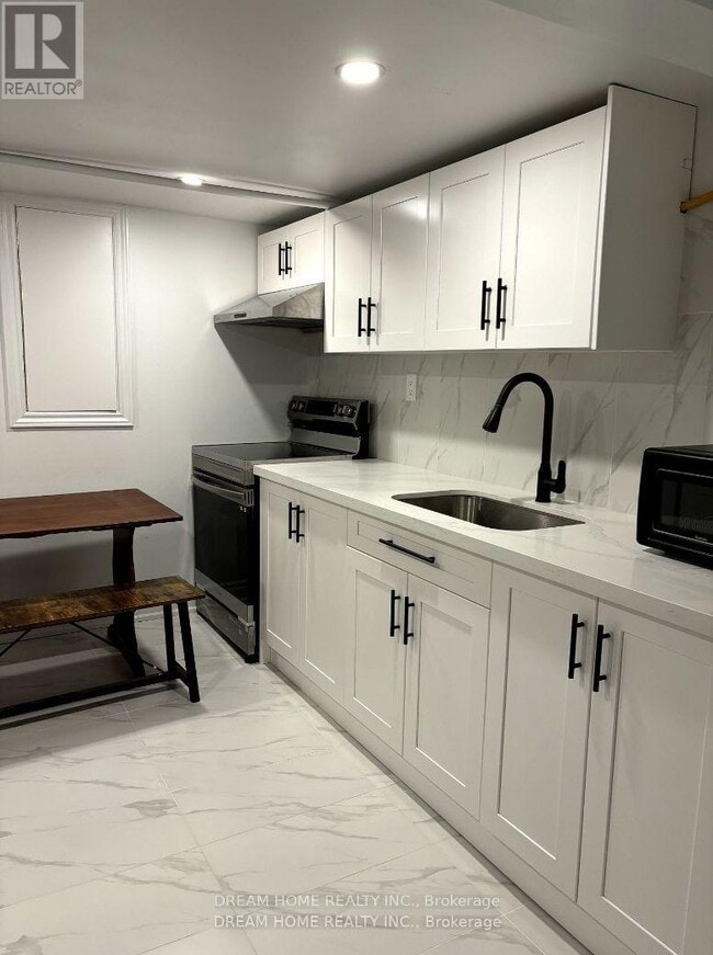 Building Photo - 337 Mutual St