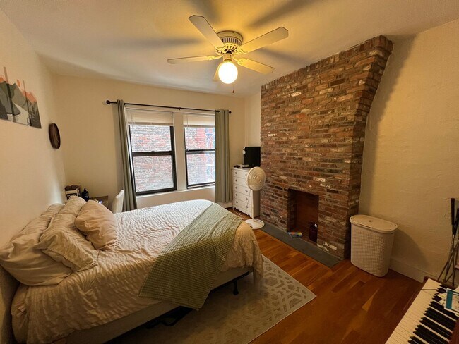 Building Photo - $4650 South End Penthouse Unit with Roof Deck and In-Unit laundry for rent.