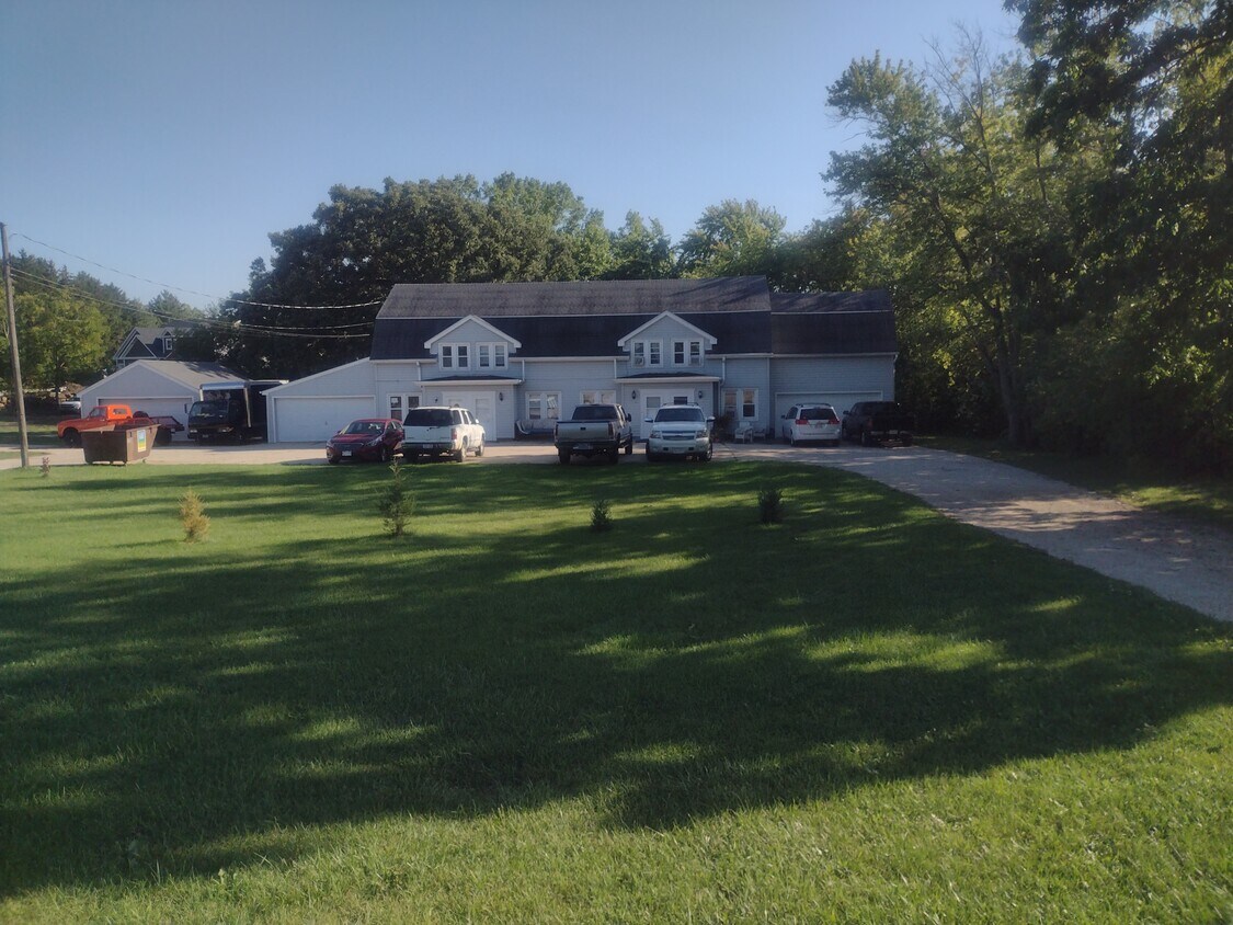Primary Photo - 6331 104th St