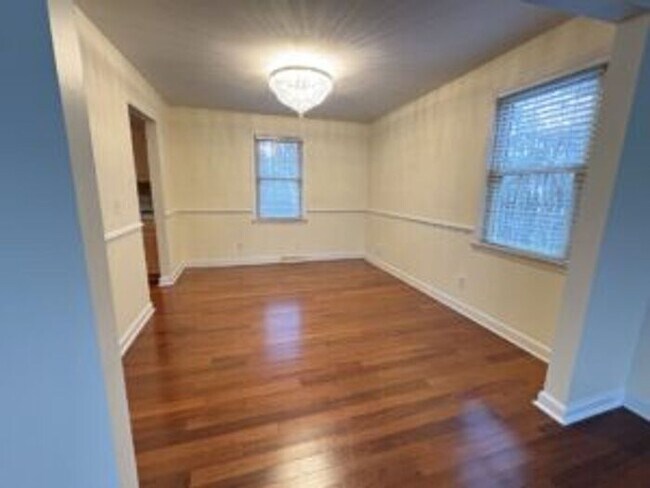 Building Photo - 602 Fairington Dr