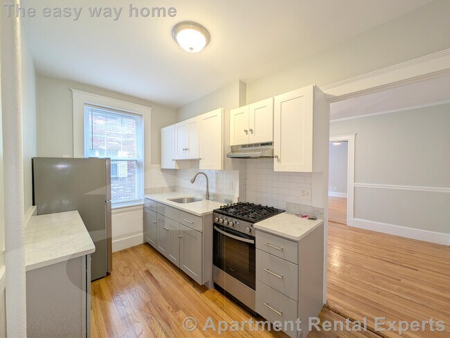 Foto del edificio - 156-158 Summer St Unit #203