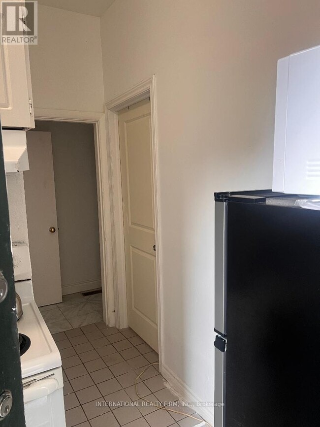 Building Photo - 2036 Weston Rd