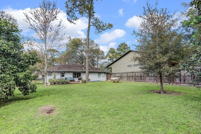 Building Photo - 2327 Poinciana Dr