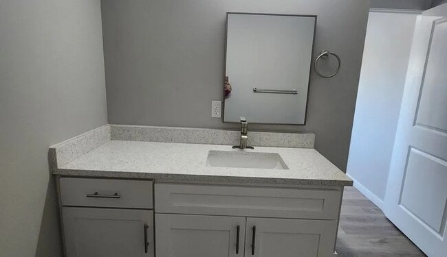 Foto del edificio - *** 2nd month FREE!!!  Rent Special***Newl...