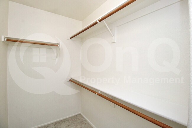 Foto del edificio - 4759 E Lavender Ln