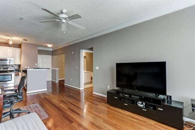 Foto del edificio - 10 Perimeter Summit Blvd