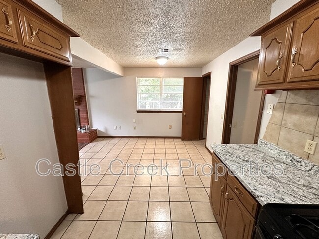 Building Photo - 5305 Brookdale Dr